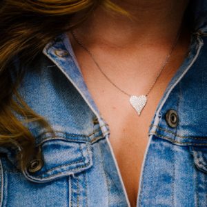 שרשרת לב מכסף משובצת זירקונים