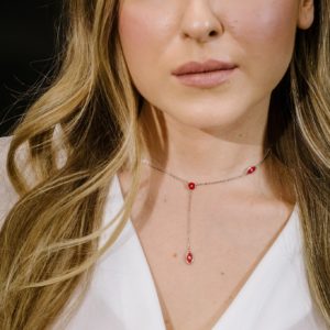 שרשרת עניבה עין אדומה מכסף