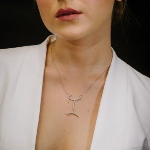 שרשרת אות I גדולה מכסף