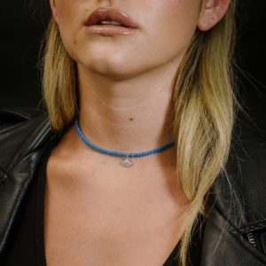 צ'וקר כחול מאבנים אמיתיות עם אלמנט עין וזרקן מכסף 925 טהור