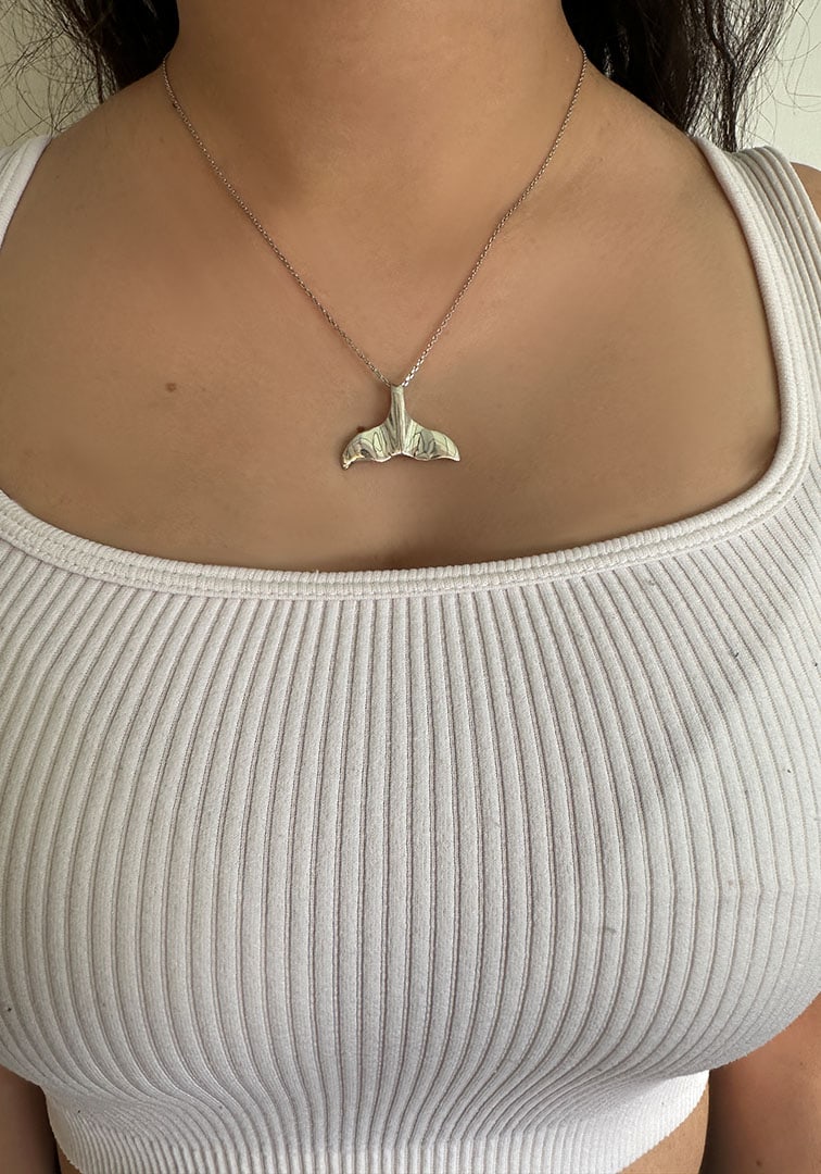 שרשרת דולפין - שרשרת דולפין לאישה - שרשרת דולפין מכסף - שרשרת כסף דולפין - סנפיר דולפין מכסף - שרשרת סנפיר