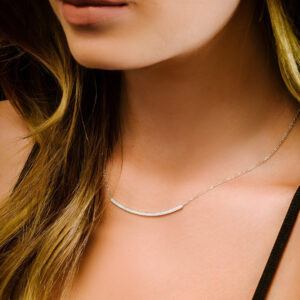 שרשרת מכסף משובצת בזירקונים