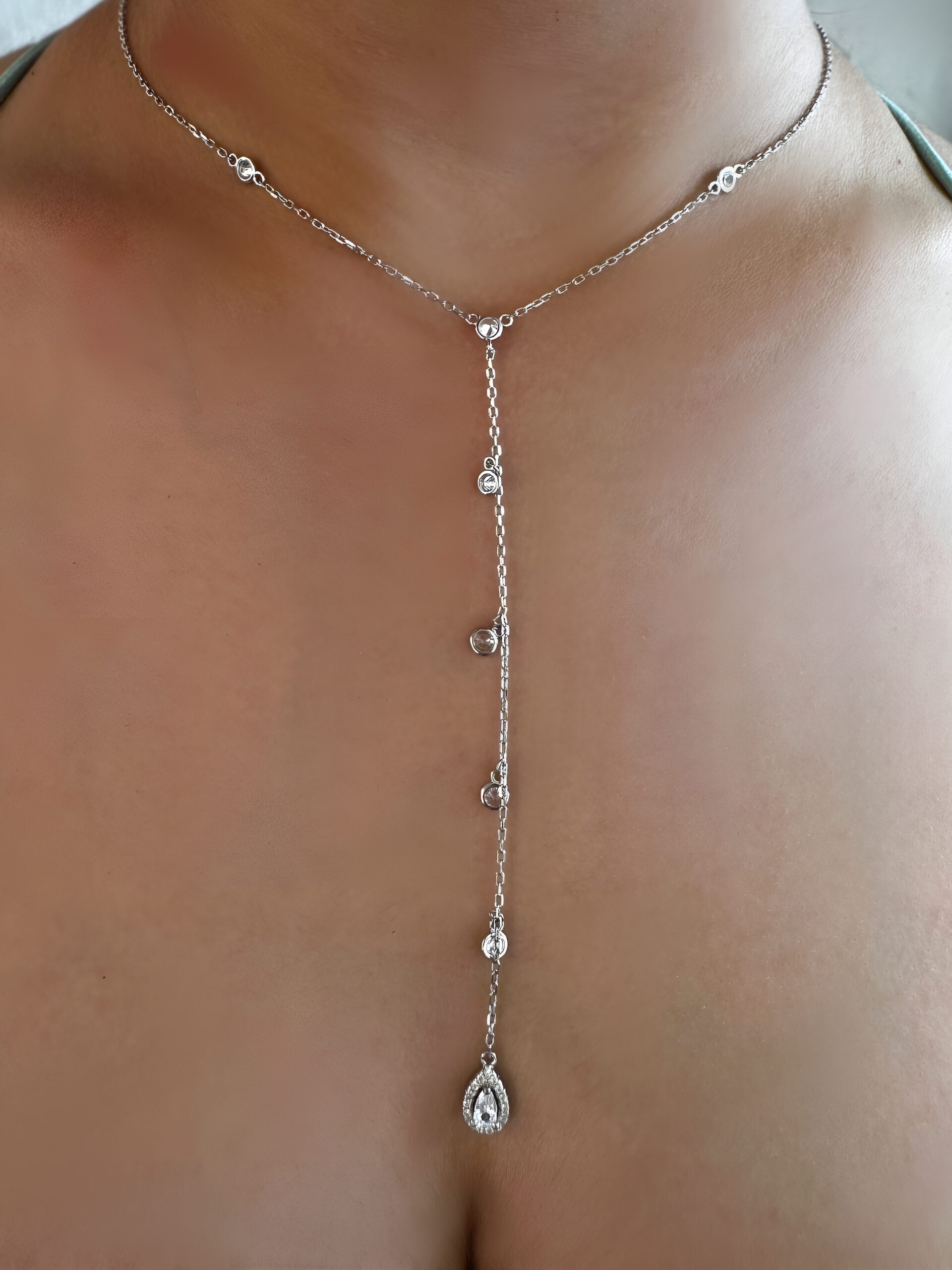 שרשרת עניבה עיגולים מכסף משובצת זירקונים