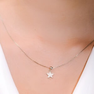 שרשרת כוכב מכסף משובצת זירקונים