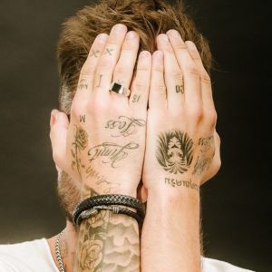 צמיד עם אלמנט עוגן מתחבר