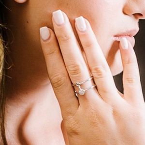 טבעת שכבה כפולה עם אלמנט עיגול