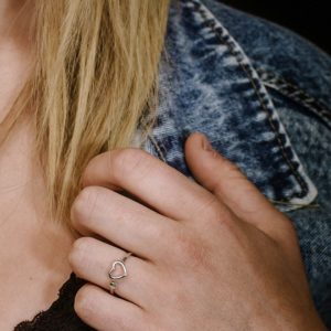 טבעת לב חלול גמישה מכסף 925 טהור