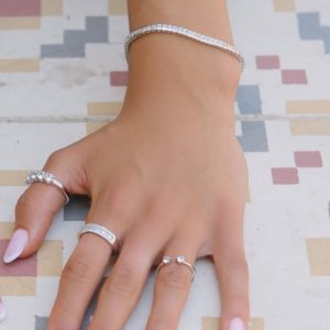 צמיד טניס משובץ זירקונים מרובעים דק סוגר מהודר