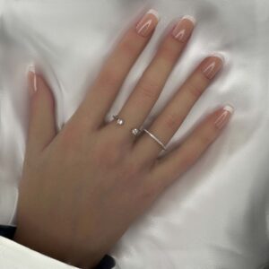 טבעת כסף שורת זירקונים דקה