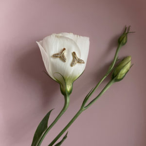 עגילי סנפיר דולפין זהב