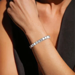 צמיד טניס משובץ זירקונים מרובעים גדולים במיוחד – רויאל